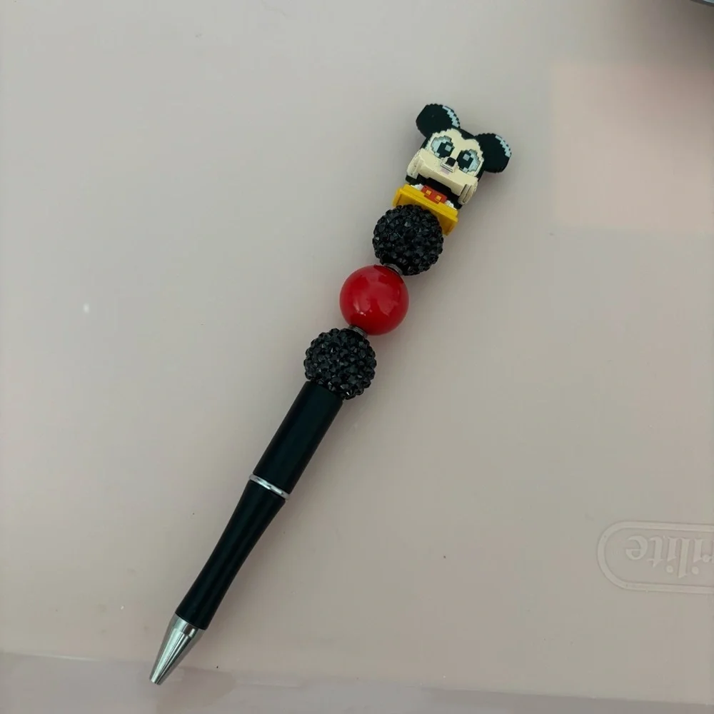 Disney Doorables: Mickey Mouse: Pixel Mickey Mouse handmade beaded pen